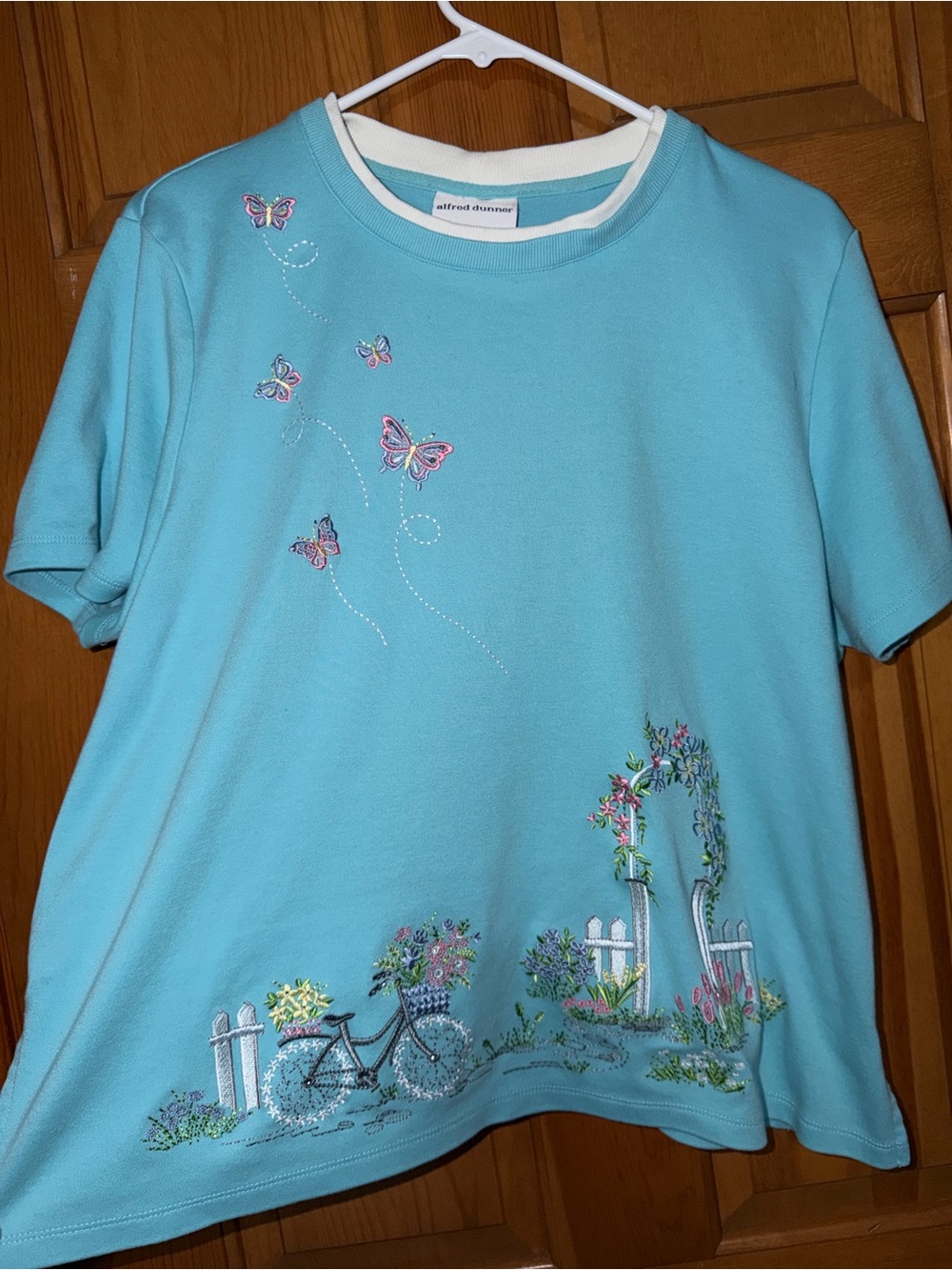 Vintage Alfred Dunner embroidered top size large. Floral bicycle butterfly